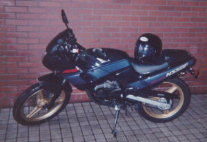 鮫洲で二度落ちたあの日から、今も続くバイク人生